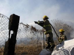 Pablo Lemus confirma que el incendio se encuentra ''completamente controlado'' desde las cuatro de la mañana. SUN / J. Mendoza