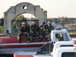 En el combate del incendio participaron bomberos de Protección Civil, así como de corporaciones federales y municipales. EL INFORMADOR / R. Tamayo