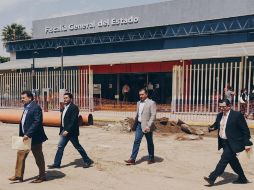 Los emecistas y el partido Movimiento Ciudadano acudieron a la Fiscalía para presentar las denuncias. ESPECIAL /