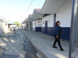 A un costado del mercado, se instala un módulo de la Comisaría que empiez a operar desde hoy. EL INFORMADOR / G. Gallo