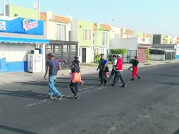 Luego de pasar la noche en albergues, tres mil evacuados pudieron regresar a sus casas. EL INFORMADOR / S. Blanco
