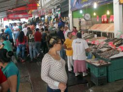 Los usuarios buscan entre los locales pescado, pulpo, camarón, calamar, patas de mula, y otra gran variedad de mariscos. EL INFORMADOR / ARCHIVO