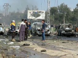 Cerca de cinco mil civiles y milicianos evacuados ayer de los pueblos de Fua y Kefraya fueron blanco de un ataque con coche bomba. EFE /