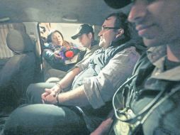 A prisión. Durante su traslado al Fuerte de Matamoros, Javier Duarte se mostró tranquilo; incluso sonrió a las cámaras. EFE /