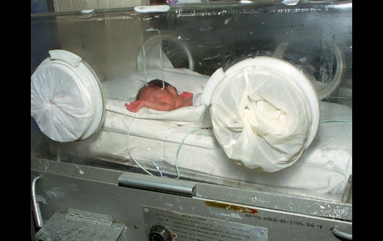 Al tacto, los padres de los menores pueden percibir las áreas afectadas 'calientes'. EL INFORMADOR / ARCHIVO