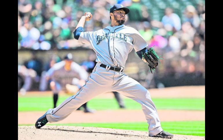 Yovani Gallardo. El mexicano lanzó por espacio de siete entradas en el triunfo de los Marineros ayer ante Oakland. AFP / T. Henderson