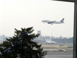 Los retrasos en el aeropuerto de la Ciudad de México son reflejo de su saturación. NTX / ARCHIVO