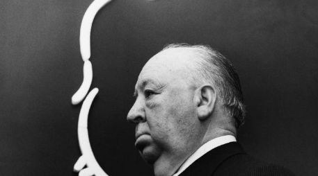 Hitchcock es uno de los máximos genios del Séptimo Arte en los géneros del suspenso psicológico y el terror. ESPECIAL /