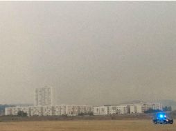 Debido a este incendio forestal, la Semadet declaró anoche emergencia atmosférica en toda la metrópoli. ESPECIAL / UEPCBJ