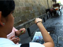 En un sondeo realizado por este medio, la mayoría de los viandantes manifestaron su agrado por el prototipo impulsado con diésel. EL INFORMADOR / E. Barrera