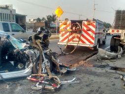 Al parecer, el camión pesado se encontraba estacionado sobre la carretera. ESPECIAL /