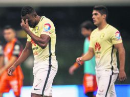 Decepción. William da Silva, así como sus compañeros, salieron tristes de la cancha del Estadio Azteca. MEXSPORT /