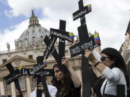 El pontífice no hizo referencia a la crisis en Venezuela, pero los manifestantes participaron de la bendición sin problemas. EFE / M. Percossi