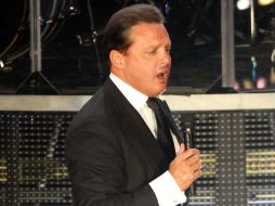 Luis Miguel tiene tres días más para solucionar un conflicto de poco más de seis millones de dólares. SUN /