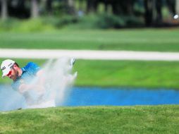 Louis Oosthuizen acumula 135 golpes después de dos rondas para encabezar la clasificación del The Players Championship. AFP / S. Greenwood