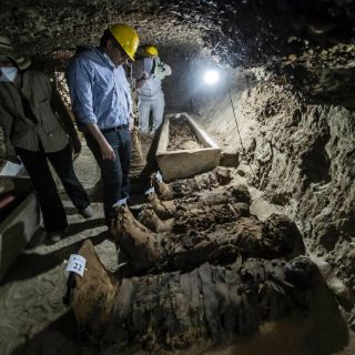 Hallan 17 momias en una necrópolis subterránea en El Cairo