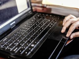 No debes fiarte de archivos adjuntos de correos de dudosa procedencia, ni hacer clic en enlaces sospechosos. EL INFORMADOR / ARCHIVO