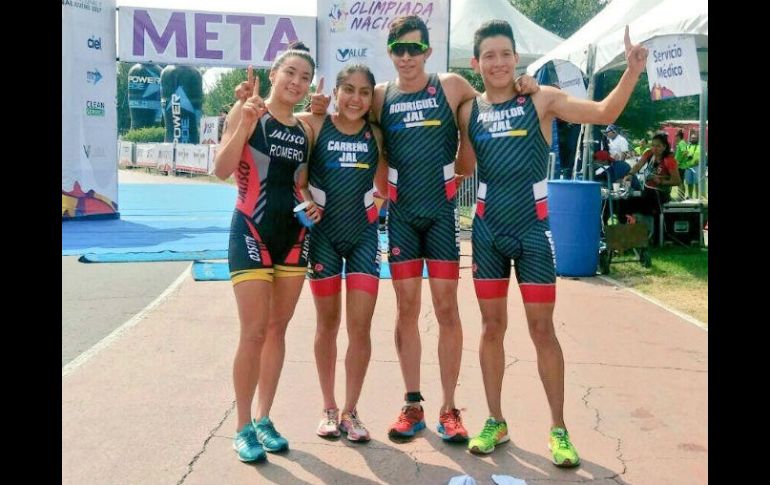 Jalisco consiguió su última medalla de oro en la prueba de relevos mixtos de la categoría 14-17 años. TWITTER / @codejalisco