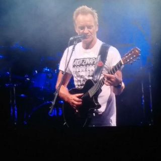 Sting recuerda a los desaparecidos de Ayotzinapa en el Auditorio Nacional