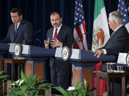 Videgaray comparece en rueda de prensa junto a su homólogo Rex Tillerson, así como con Osorio Chong y John Kelly. EFE / S. Thew