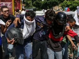 Las manifestaciones y disturbios en Venezuela han dejado hasta el momento 45 muertos. EFE / C. Hernández