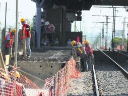 Ya se pueden observar de nuevo a los trabajadores laborando en la ampliación de las estaciones de la Línea 1 del Tren Ligero. EL INFORMADOR / G. Gallo