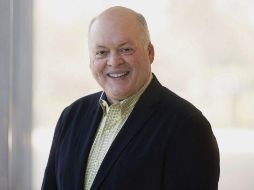 Jim Hackett, de 62 años, se concentrará junto a Bill Ford en modernizar el negocio actual de Ford y transformar la compañía. AP / Ford Motor