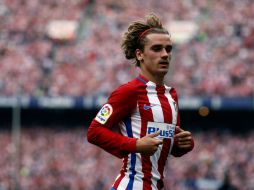 El entrenador del ManU, José Mourinho, ha hecho del fichaje de Griezmann una de sus prioridades. AFP / O. Del Pozo