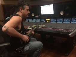 Jonáz, de Plastilina Mosh, se encuentra promoviendo su primer álbum como solista. TWITTER / @plastilinamosh