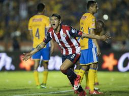 El primer gol de Chivas fue de Alan Pulido. MEXSPORT / J. Martinez