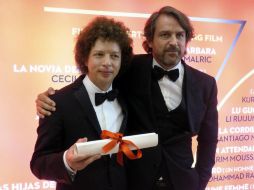 Franco junto al producto Lorenzo Vigas, tras lograr el Premio del Jurado de Una Cierta Mirada por ‘Las hijas de Abril’. EFE / A. García