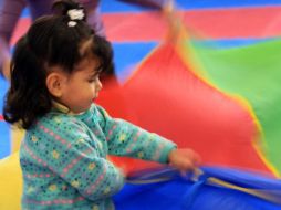 Recomiendan que se practique la estimulación temprana como una actividad común desde el nacimiento hasta los seis o siete años. EL INFORMADOR / ARCHIVO