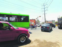 Autoridades federales se comprometieron a resolver la caótica situación vial en varios tramos de la carretera. EL INFORMADOR / E. Barrera