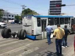 No se reportaron personas lesionadas por este hecho, sólo molestias viales por el retiro del vehículo del lugar. ESPECIAL /