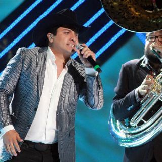 Julión Álvarez no descarta la idea de una bioserie