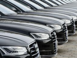 Audi anunció ayer que llamará a revisión en Europa y reparará alrededor de 24 mil coches de los modelos A7 y A8. AFP / C. Stache