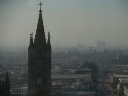 La dependencia recomienda tomar líquidos en abundancia y evitar salir a la calle. EL INFORMADOR / ARCHIVO