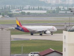 Se estableció un área de seguridad en el aeropuerto alemán y detuvieron a los sospechosos. AP / ARCHIVO