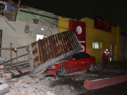 Mientras se evalúan edificios, son suspendidas las clases en tres departamentos de Guatemala. EFE / P. Orozco