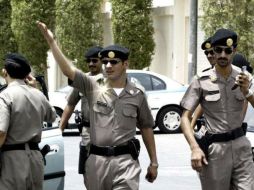 Autoridades informan que el oficial fue trasladado al hospital, donde se encuentra estable. ESPECIAL /