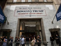 La 'Biblioteca Tuitera Presidencial' ofrece un jocoso recorrido por los populares y controvertidos tuits de Trump. AFP / D. Angerer