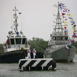 Marina evacua a dos tripulantes de buque atunero en costas de Guerrero