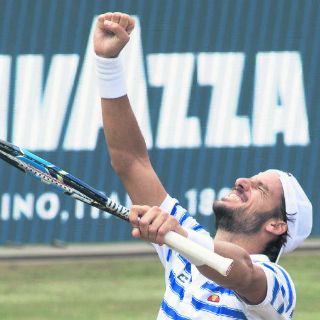 A la caza del título