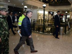 Fotografía de la oficina de prensa de la Presidencia de Colombia que muestra a Santos mientras visita el Centro Comercial Andino. EFE / PRESIDENCIA DE COLOMBIA