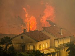 Hasta esta tarde se había confirmado la muerte de un total de 62 personas por los incendios forestales en varios municipios. EFE / P. Cunha