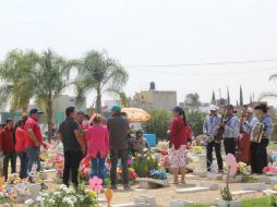 Para este día del Padre más de 98 mil 500 personas visitaron 15 de los 16 cementerios que se encuentran en Zapopan. NTX / ESPECIAL