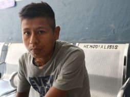 Edgar Zamora tiene 25 años y hace unos meses se enteró de que tiene Enfermedad Renal Crónica; recibe hemodiálisis en el Hospital Civil. EL INFORMADOR / G. Gallo