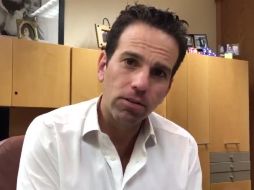 Loret señala que su familia no fue intervenido como ocurrió con el hijo de Carmen Aristegui. TWITTER / @CarlosLoret