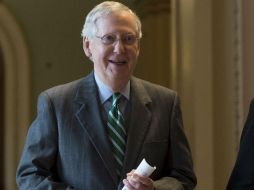 El senador Mitch McConnell dio a conocer el proyecto de ley, que había estado en secreto en manos de algunos legisladores y asesores. AFP / S. Loeb
