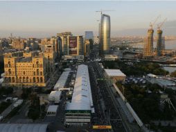 El trazado callejero está listo para recibir a partir de hoy la actividad del Gran Premio de Azerbaiyán. EFE / Z. Kurtsikidze